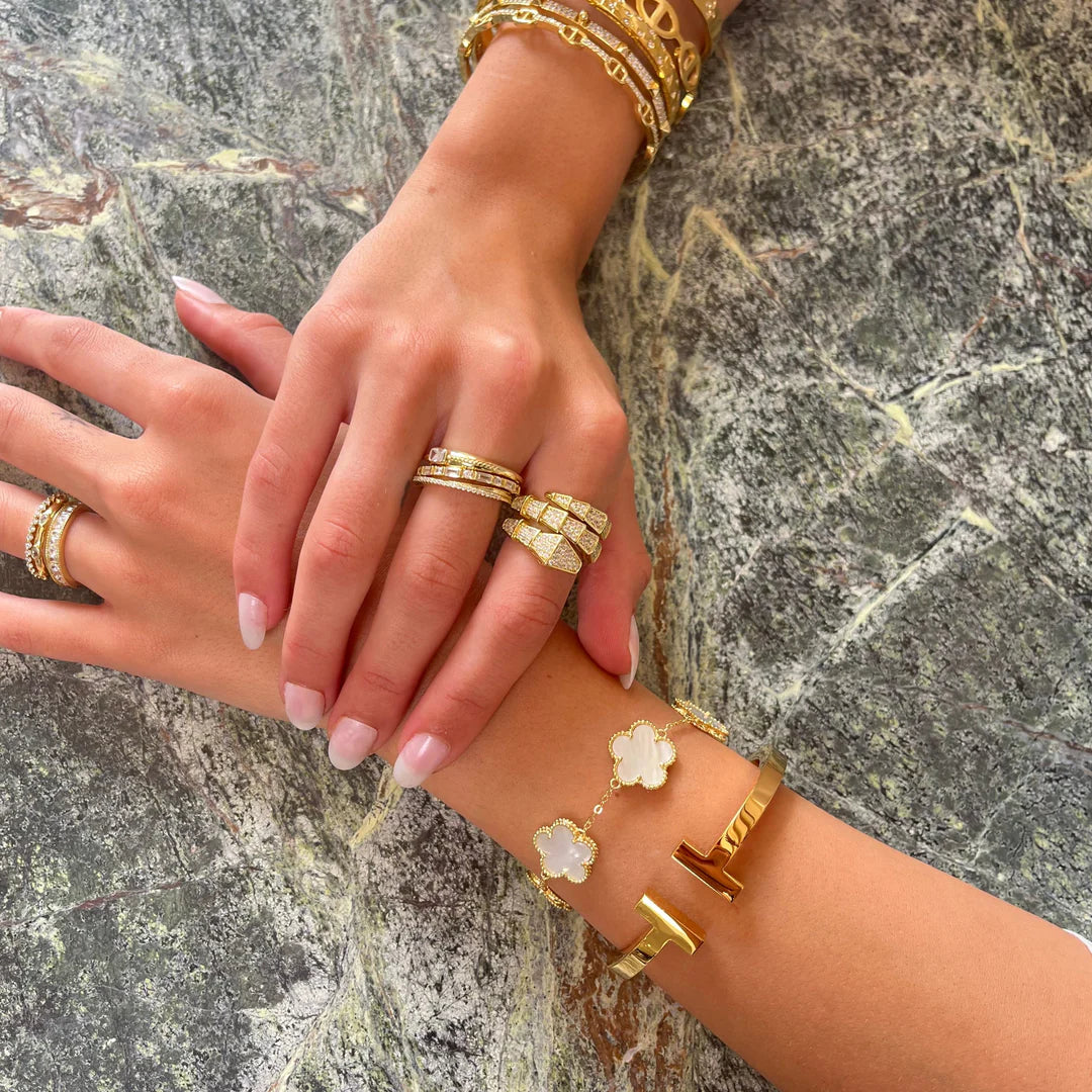Vanessa Medium Station Clover Bracelet